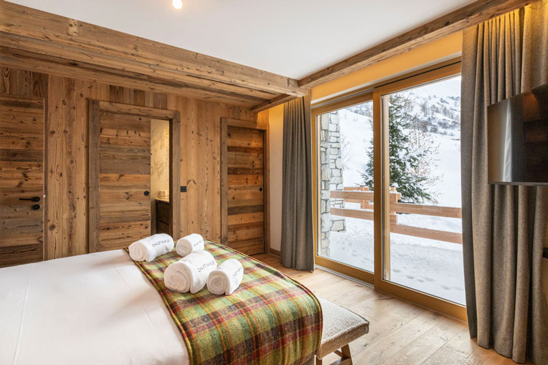 Chambre_Classique_Chalet_Marius_Val_Isere_Alpes_Vue_Montagne
